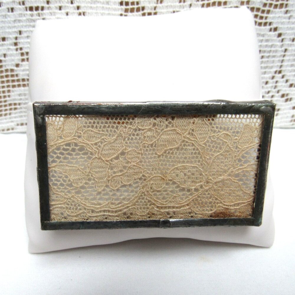 LACE PIECE in Metal Frame Vintage Brooch Pin Grannycore Boho Victorian Jewelry